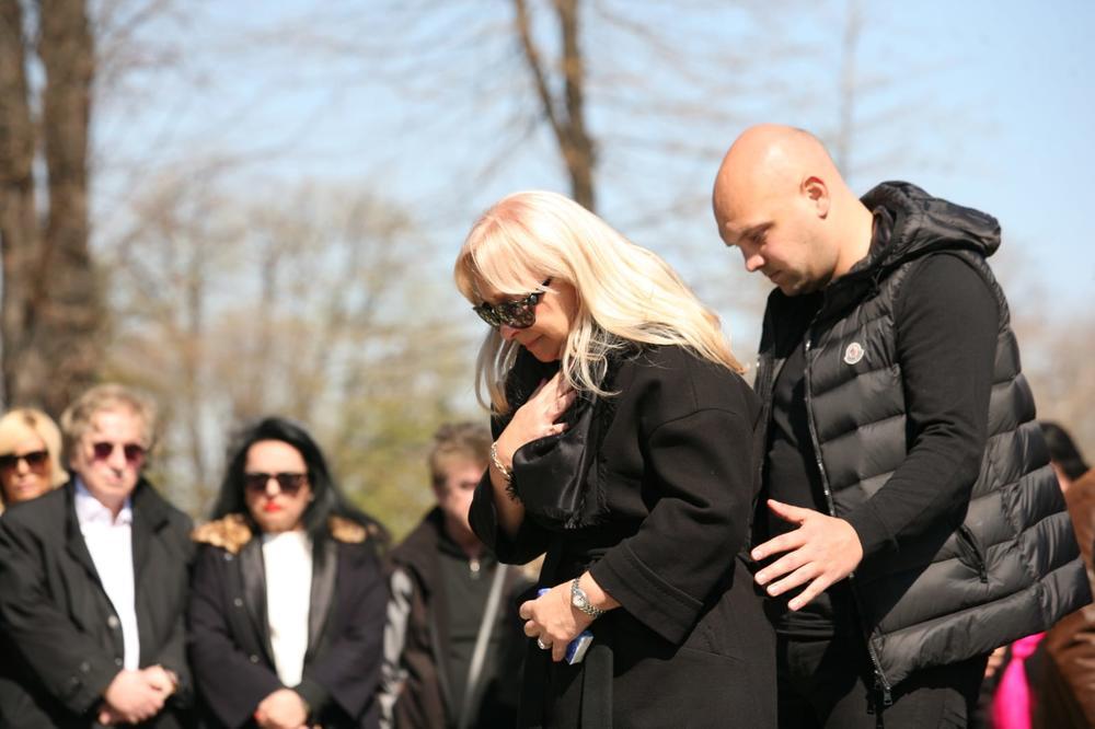 OTKUCAVA NAJTUŽNIJIH 365 DANA! Šabanova UDOVICA na POMEN ostavila POTRESNU PORUKU