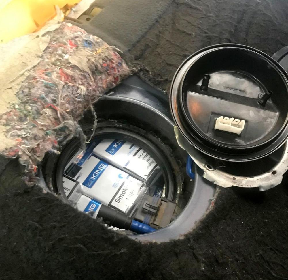 Rezervoar u kom su pronađene cigarete  