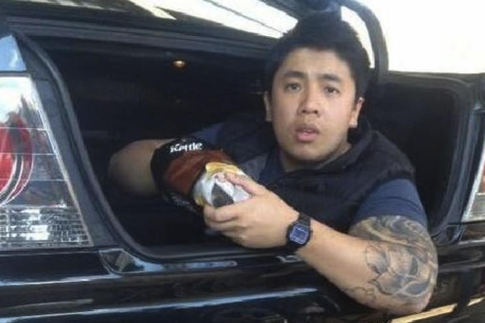 NIKO MU NIJE VEROVAO DA SE ZAISTA TAKO ZOVE: Čak mu je i FEJSBUK UKINUO PROFIL, a onda je pokazao PASOŠ! (FOTO)