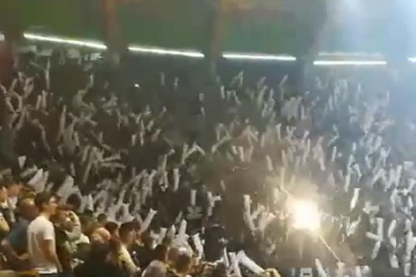 KIMIJEVI GROBARI ZAPALILI PIONIR: Vrelina Južne Amerike stigla na tribinu, upaljene i baklje!