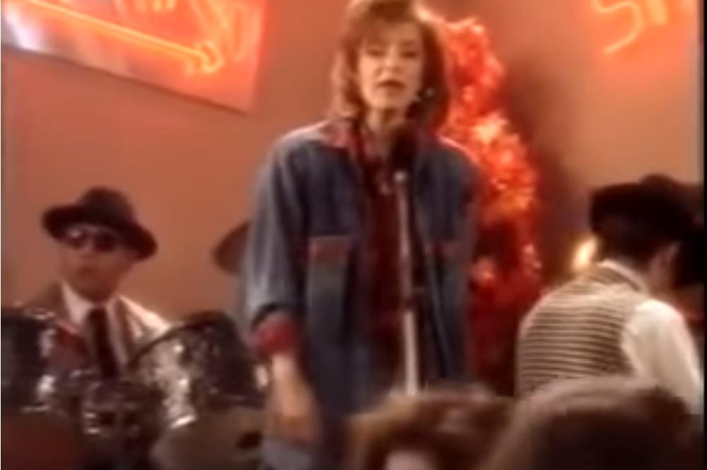 PEVAČICA PREMINULA U 42. GODINI: Bila je najveća zvezda BIVŠE JUGE! Nema ko nije PLAKAO na dan njene SAHRANE!