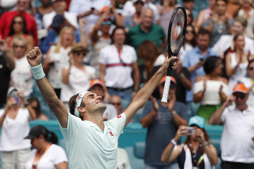 ON JE BOLJI NEGO VINO! Rodžer Federer osvojio 28. Masters titulu u karijeri, za 64 minuta slistio Džona Iznera!