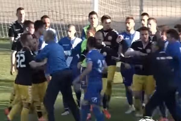 DOKLE VIŠE?! Novi pir na fudbalskoj utakmici u Srbiji, igrači hteli da se pokolju!