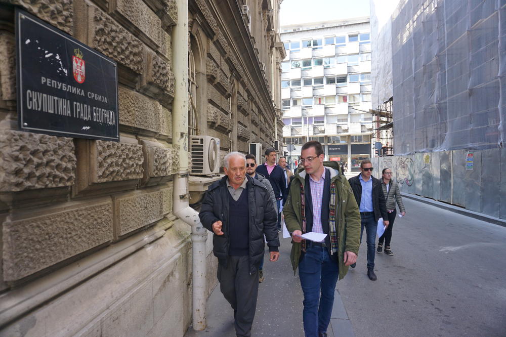 OBUSTAVA SVIH RADOVA U CENTRU DO REFERENDUMA! Vesiću, objasni zašto Beograđanima otimaš deo grada