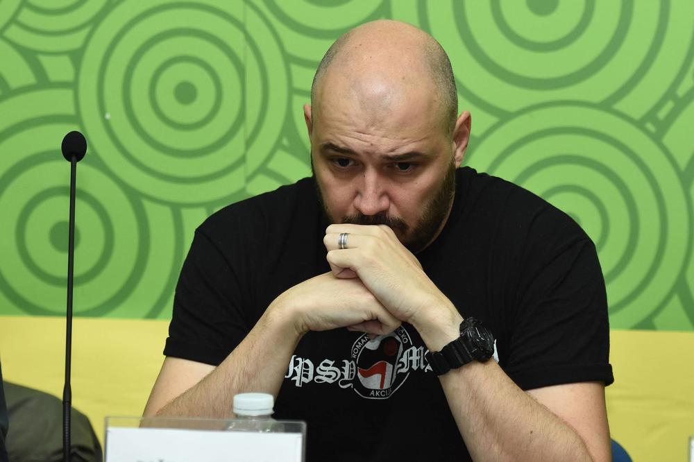 RASVETLJEN NAPAD NA NOVINARA MILINOVIĆA: Jedan napadač uhapšen, za drugim se traga