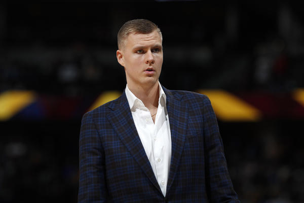 ISTINA JE IPAK TAMO NEGDE: Isplivale vrele poruke između 'napadnute' devojke i Porzingisa!