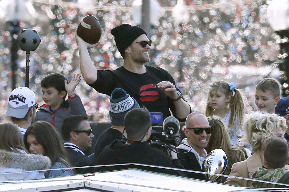 I AMERIKANCI IMAJU SVOG LUKU JOVIĆA: Tom Brejdi prekršio propise usred pandemije, gradonačelnica ga odrukala!