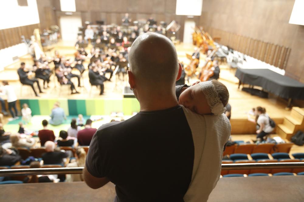Počeli bebeći koncerti u Filharmoniji