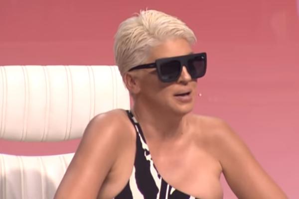 PRVA PORUKA JELENE KARLEUŠE JAVNOSTI: Ono što je rekla OTKRIVA kroz kakav PAKAO u stvari prolazi! DA SE NAJEŽIŠ!