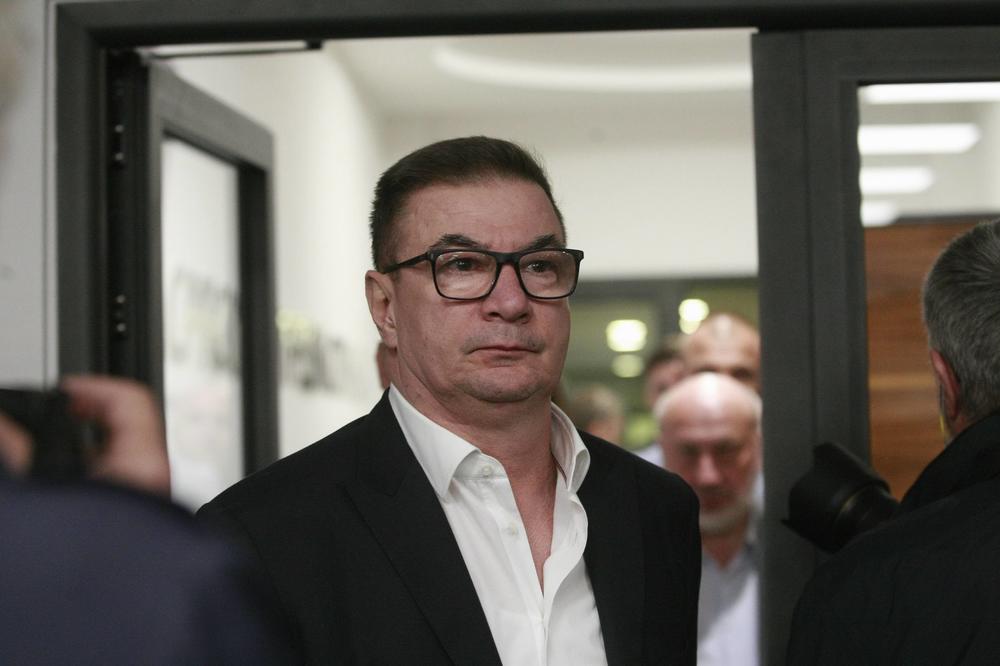 MINISTAR KNEŽEVIĆ IMAO UDES! Incident u centru Zrenjanina