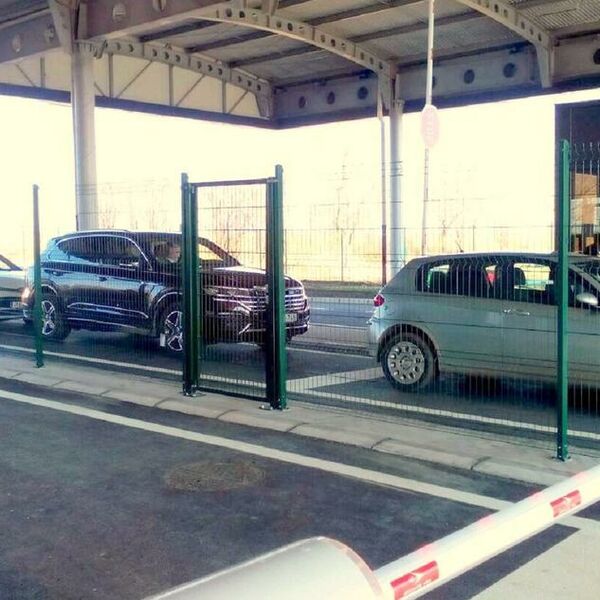 GRANIČNA POLICIJA JE ZAUSTAVILA KAMION NA KONTROLU: Kada su videli šta se krije u njemu ODMAH PALA HAPŠENJA