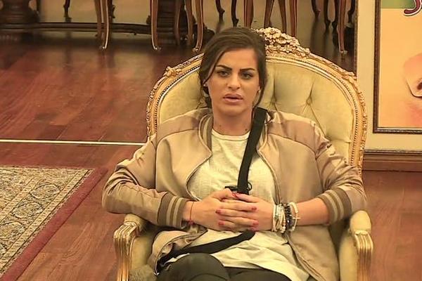 DINA GALORINI DOŽIVELA SAOBRAĆAJKU: Učesnica Parova se oglasila posle NEZGODE! Evo kako se sada oseća... (FOTO)