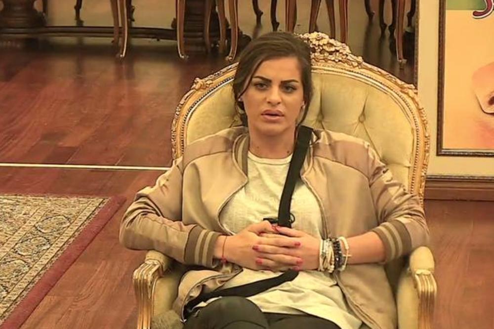 DINA GALORINI DOŽIVELA SAOBRAĆAJKU: Učesnica Parova se oglasila posle NEZGODE! Evo kako se sada oseća... (FOTO)