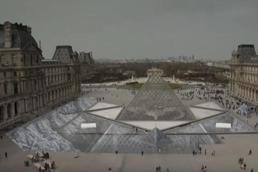 OPTIČKA VARKA: Ulični umetnik JR postavio džinovski kolaž oko muzeja Luvr (VIDEO)