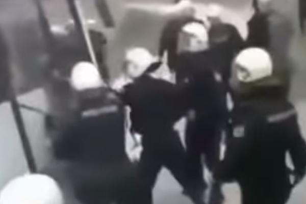 BRUTALNO PRETUČEN VOĐA NAVIJAČA: Pogledajte povrede koje mu je nanela policija!