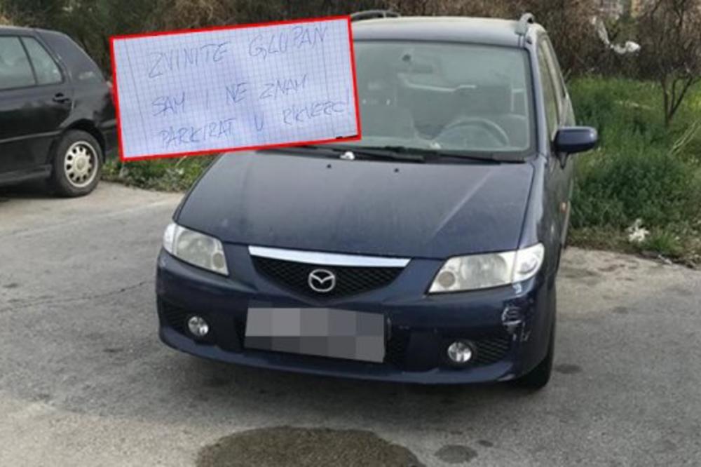 VOZAČ JE PONOVO NEPROPISNO PARKIRAO! Onda ga je na šoferšajbni sačekala OVA poruka (FOTO)
