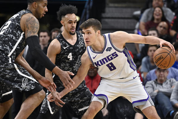 BOGDANOVIĆ POGAĐAO ODAKLE JE HTEO: Sakramento ubedljivo pobedio Klivlend, Srbin sjajan! (VIDEO)