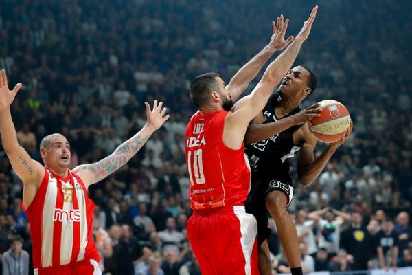 ZVEZDA JE POD PRITISKOM, PARTIZAN JE U MOMENTU: Bio je trener u oba kluba, a misli da će ovo odlučiti majstoricu!