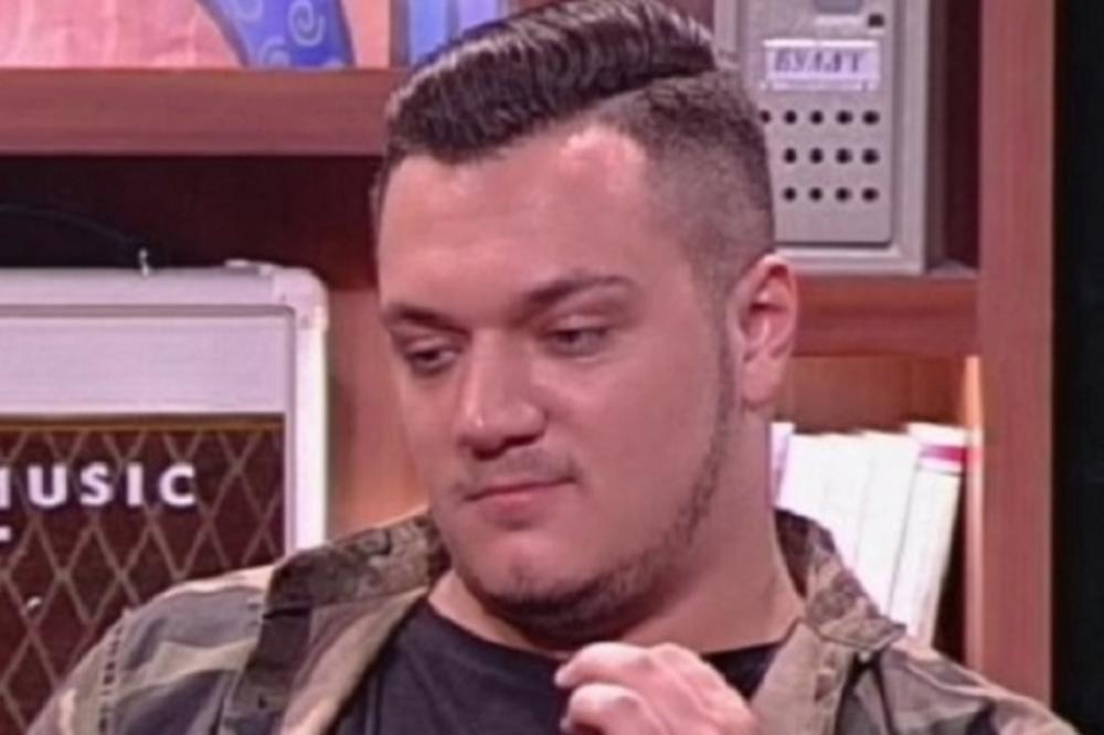 GASTOZ POZVAO DEVOJČICE DA MU UĐU U KREVET! Zbog poziva na se*s svi ostali zaprepašćeni!