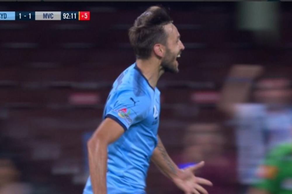 MILOŠ NINKOVIĆ - HEROJ SIDNEJA: Ljubimac Delija u 93. minutu bacio u trans navijače svog kluba!