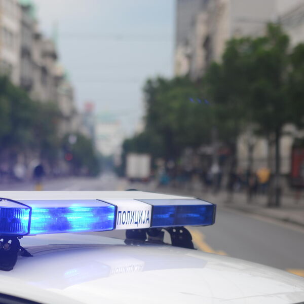 BURNO U HRVATSKOJ PRED DERBI KOLA: Policija zaustavila kombi sa navijačima, gde se nalazio pravi arsenal oružja!