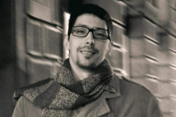 OVO JE MILOŠ KOJI JE UBIO MAJKU, PA SEBE NA ZVEZDARI! Komšije osetile JEZIV smrad i pozvale policiju