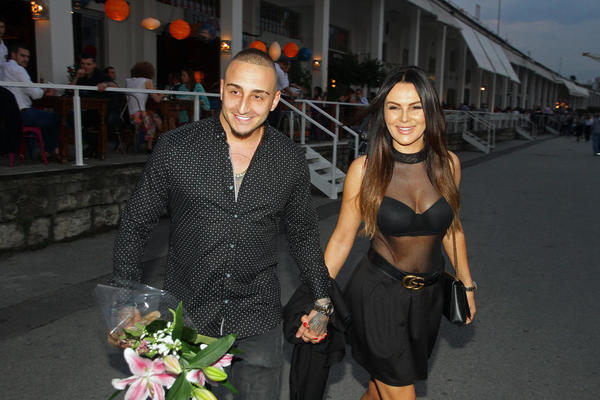 PODMETNUT POŽAR U KLUBU BIVŠE VERENICE POPULARNOG PEVAČA IZ SRBIJE! Izgorela diskoteka u Lincu!