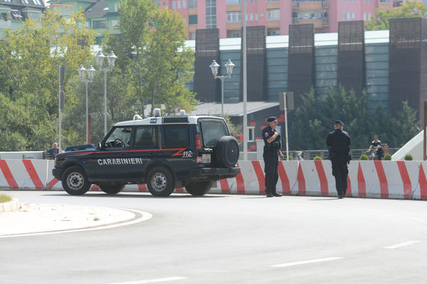 ALBANCI SU UPALI U SRPSKU SVETINJU NA KOSOVU I OPLJAČKALI JE! Odneli su novac i uništili nameštaj, policija ćuti