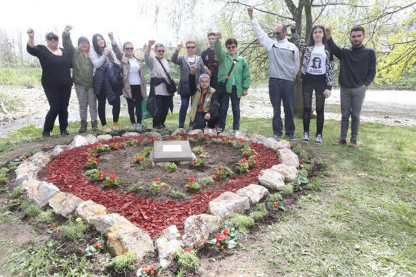 U ZNAK SEĆANJA NA DAVIDA: Posadili dunje i postavili SRCE OD KAMENA, PESMA koju su pustili SLAMA DUŠU