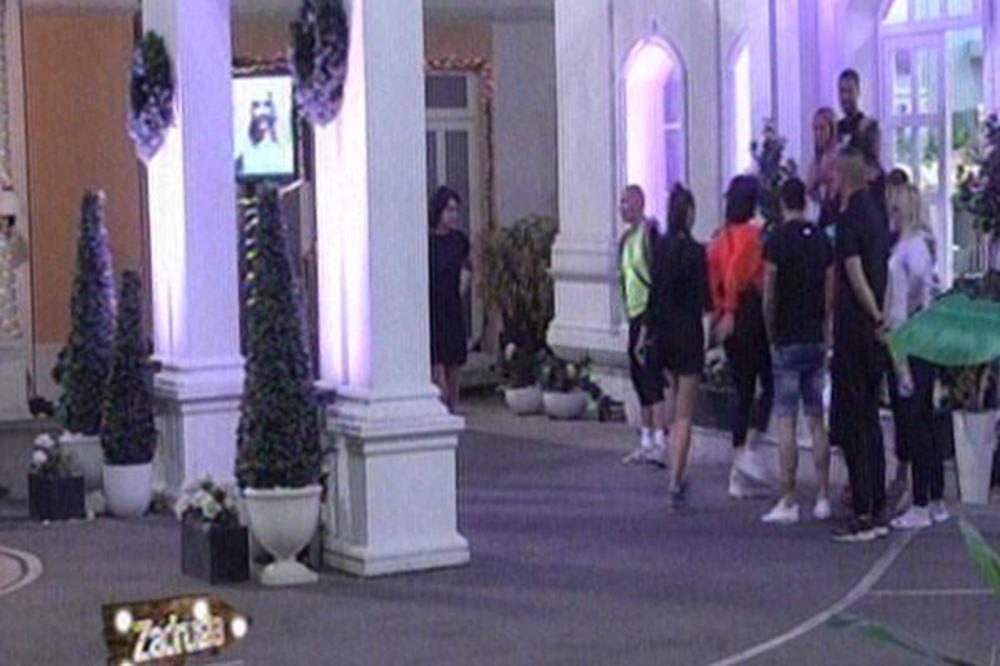 ALEKSANDRA UDARILA MATORU! Rat u Zadruzi! (VIDEO)