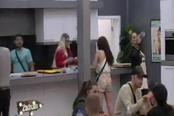 ZAVRŠIO IZA REŠETAKA! Bora je ponovo agresivan prema Maji!