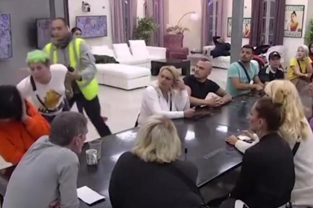 OVAKO JE SVE POČELO! IZBIO OPŠTI RAT U ZADRUZI: Pola noći se raspravljali KO JE VEĆA KU*VA! (VIDEO)