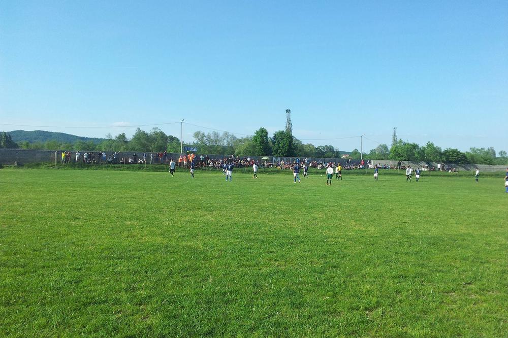 PAO GOL, A NAVIJAČ IZVADIO PIŠTOLJ I POČEO DA PUCA! Igrači i gledaoci bežali da spasu živu glavu! Lude scene u BiH!