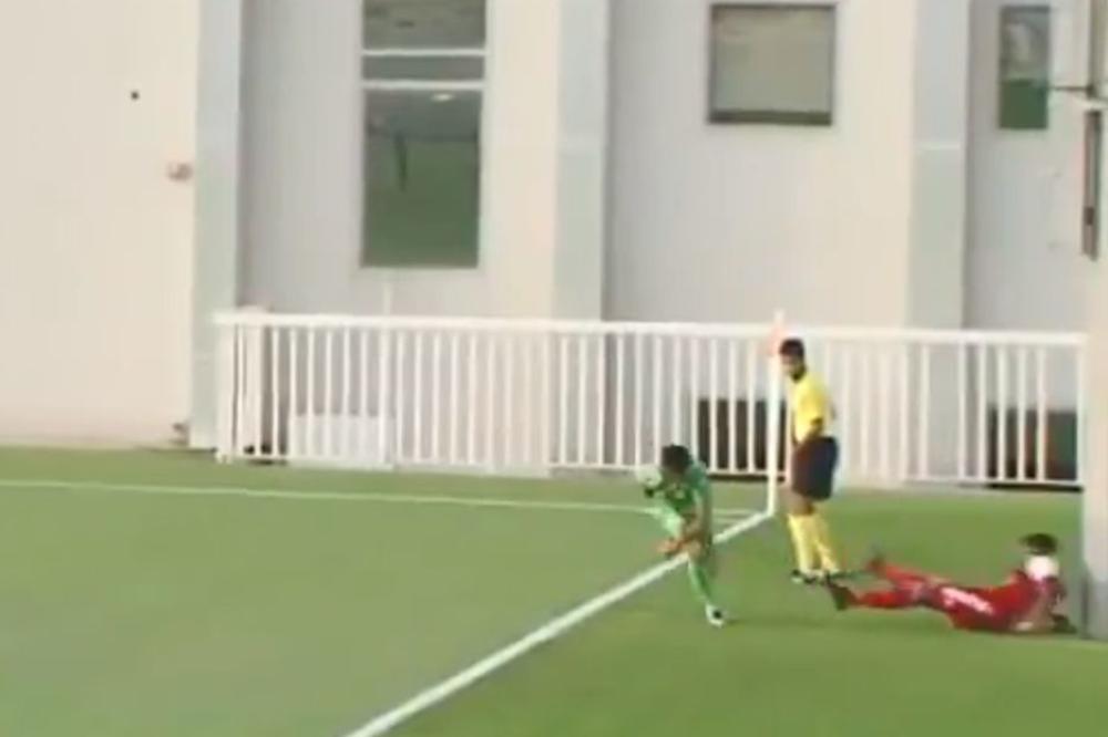 FUDBALER SE ZAKUCAO GLAVOM U BETONSKU BANDERU: Strava i užas na utakmici, ostao je nepomično da leži!