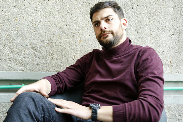 DUGO JE ĆUTAO O VEZI SA 18 GODINA STARIJOM KOLEGINICOM: Poznati glumac sada odlučio da otkrije sve SOČNE DETALJE!