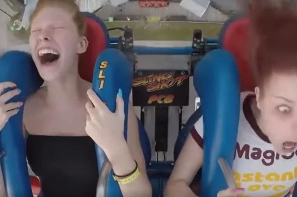 DVE DEVOJKE U ADRENALINSKOJ VOŽNJI U LUNA PARKU: Jedna se bojala za život, druga za poprsje! A OBE SU U AGONIJI!