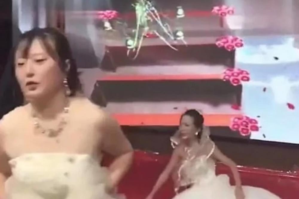 UPALA NA VENČANJE BIVŠEG U VENČANICI Na kolenima ga molila da se vrati i plakala! A onda je prava MLADA POBESNELA!