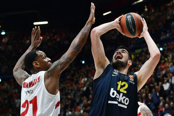 KALINIĆ KAO NEZAUSTAVLJIVA SILA: Fantastična noć srpskog reprezentativca, i Jelovac se pokazao dobro!