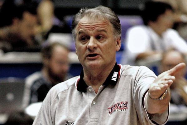 BOMBARDOVAN AERODROM, ZEMLJA NA IVICI RATA! Legendarni trener bežao kolima da izvuče živu glavu: Pakao je iza nas!