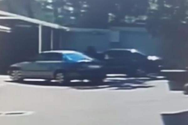 IVAN JE IZLAZIO IZ AUTOMOBILA, A ONDA SU MU PRIŠLI NAPADAČI SA PUŠKAMA: Osvanuo snimak UBISTVA Srbina (VIDEO)