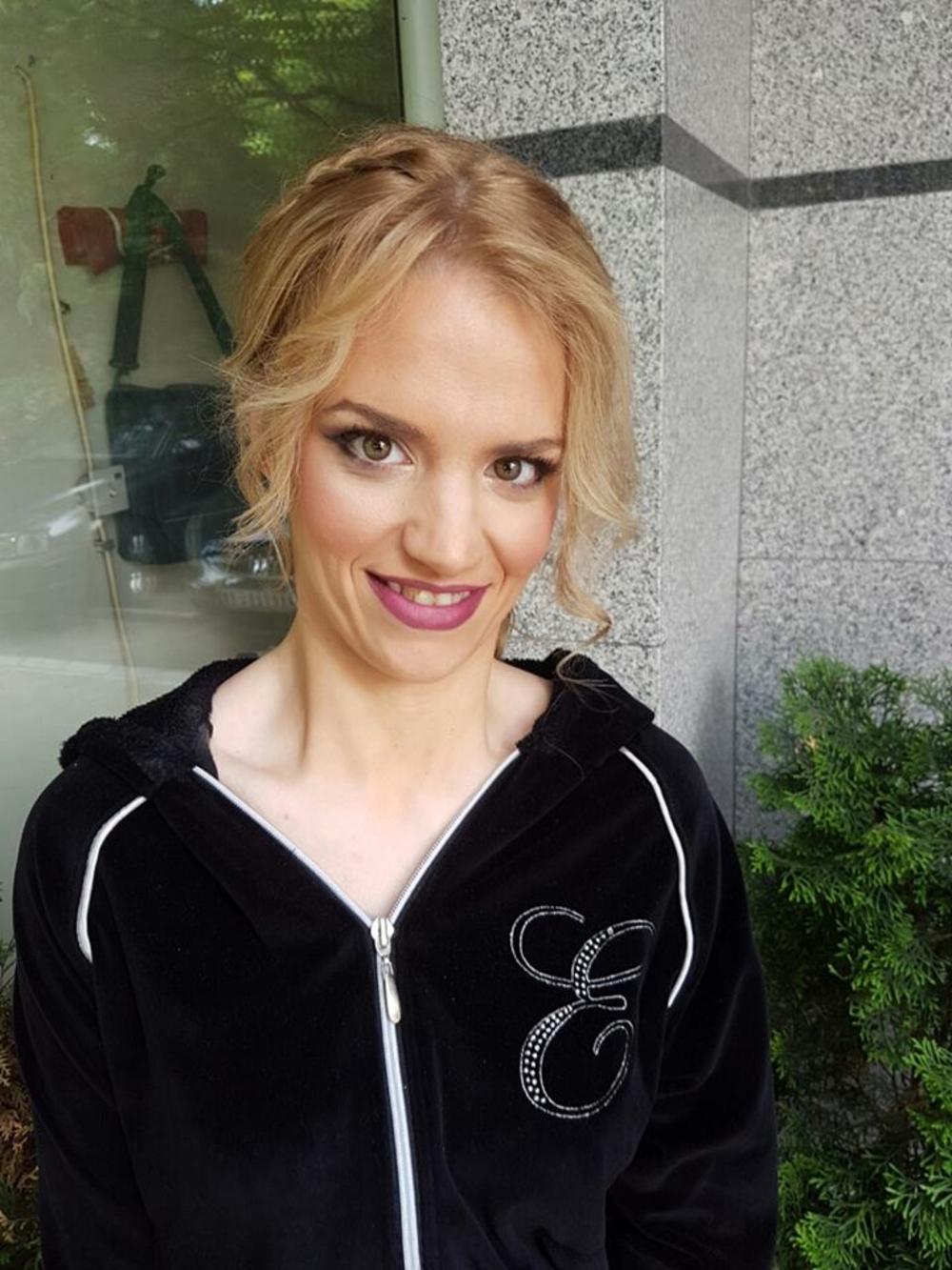 I obožava da se sređuje  