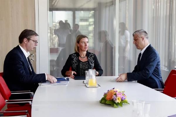 ALBANCI U PANICI! USTAVNI SUD U PRIŠTINI DONEO JE KONAČNU ODLUKU! Od ovih reči Hašim Tači se neće oporaviti