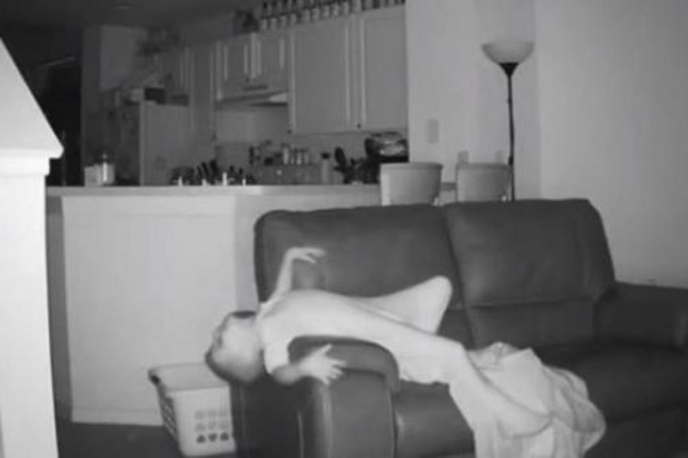 OTAC JE UGRADIO NOĆNU KAMERU U SOBU: Kad je ujutru pogledao snimak, DIGLA MU SE KOSA NA GLAVI! (VIDEO)