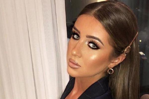 VEROVALI ILI NE: Naivna starleta poverovala anonimusu da igra za Čelsi, pa stupila u vezu sa njim!