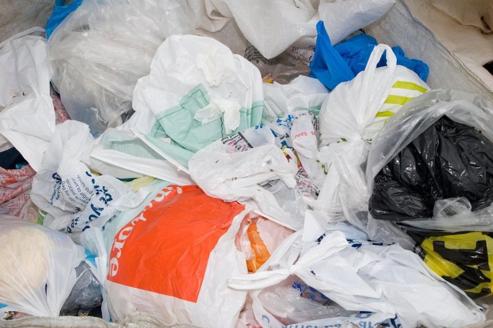 POTPUNA ZABRANA PLASTIČNIH KESA USKORO U OVOM DELU SRBIJE: Osim njih, zabranjeni i ovi predmeti od plastike!
