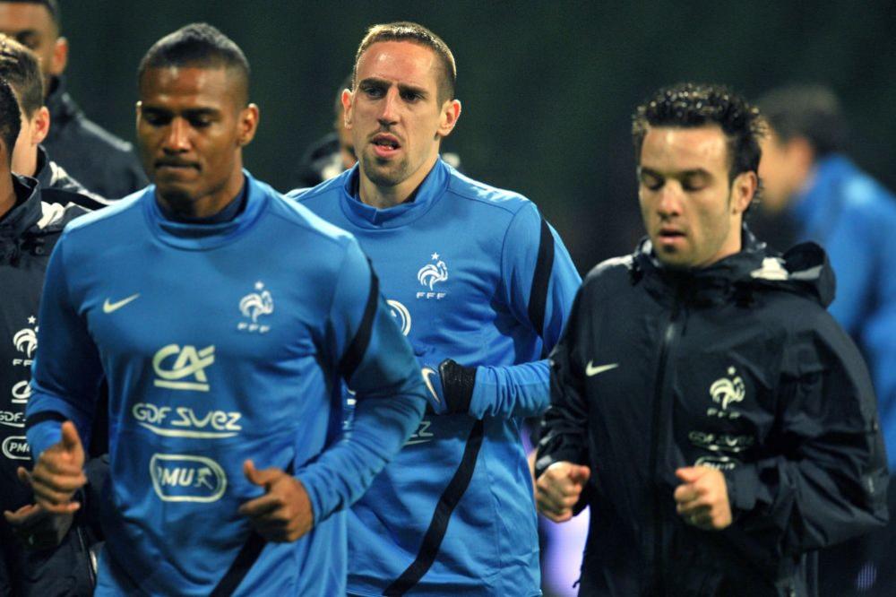 Ušao na Tviter da vidi šta ima novo i saznao da je dobio otkaz: Kukavički potez kluba prema legendarnom Francuzu!