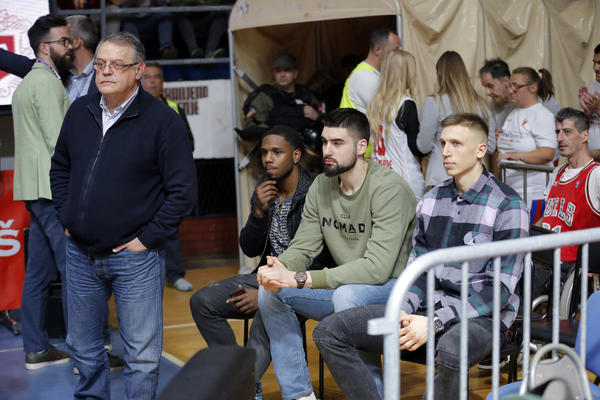 BOKANOVA RUKAVICA U LICE ČOVIĆU: Ponižen je, čovek nema ljudsko dostojanstvo! Tek ćemo da razgovaramo Nebojša i ja!