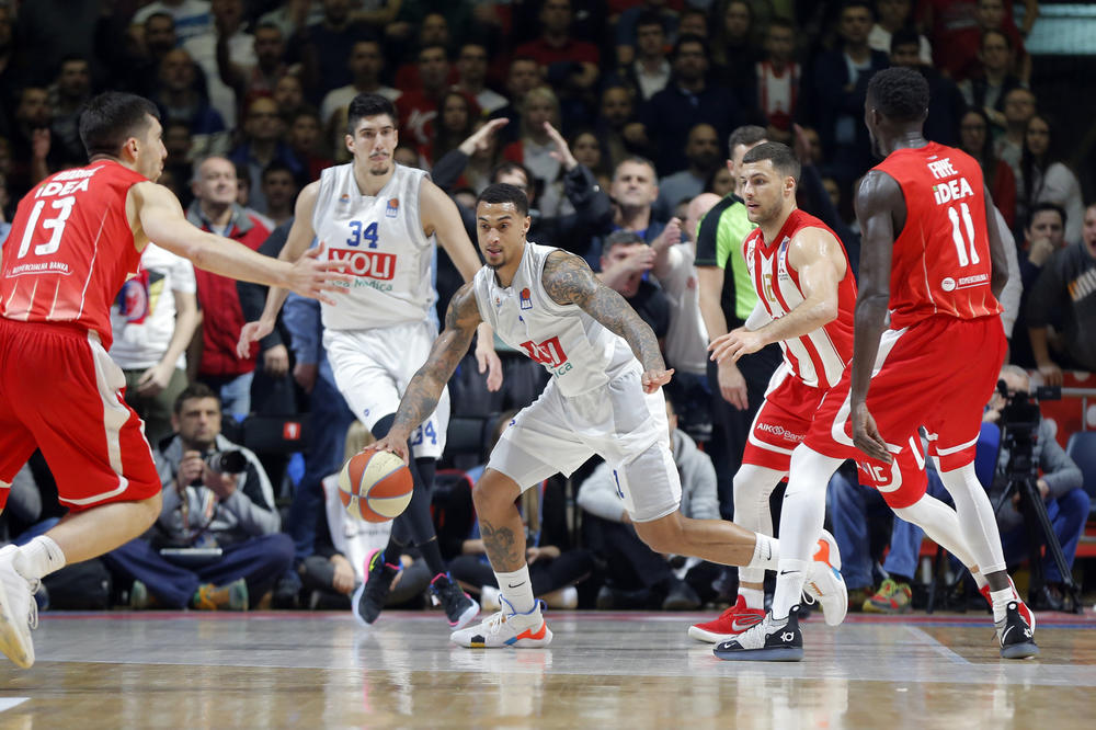 DELIJE SU GA BRUTALNO VREĐALE U BEOGRADU: Poznata trojka koja sudi 4. meč, samo jedan arbitar je već delio pravdu!