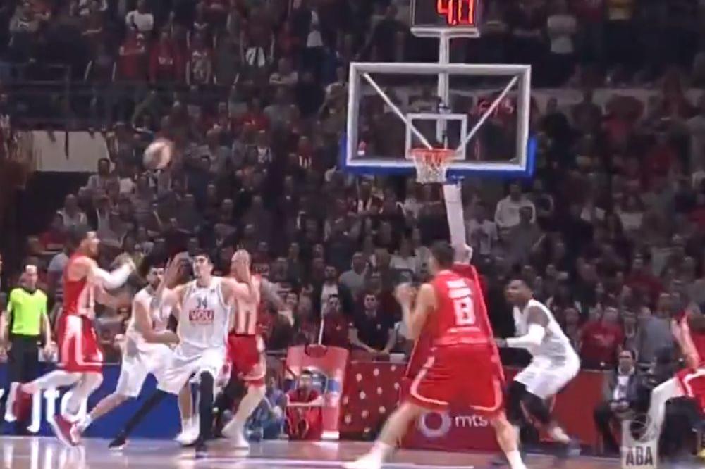 BILI BERON U STILU TEODOSIĆA: Pas bez gledanja, pa monstruozno zakucavanje Mohameda Fajea!