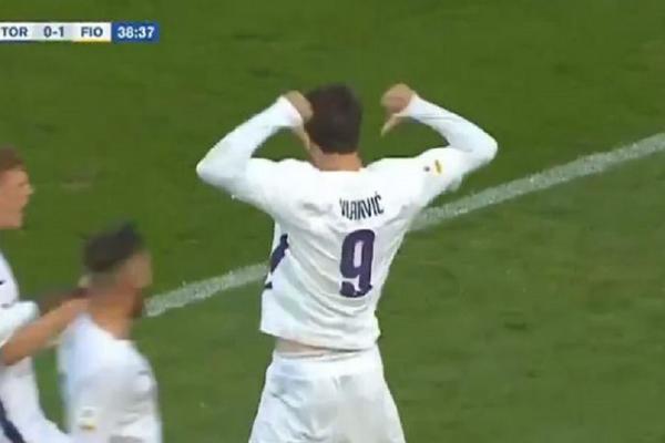 DUŠAN SILNI VLAHOVIĆ: Berluskoni i Galijani se poklonili srpskom napadaču!